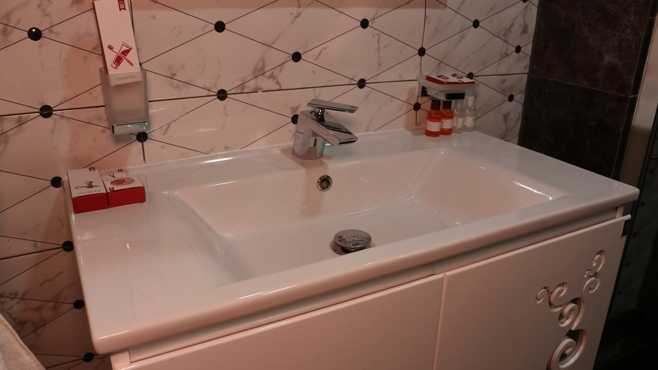 Hotel Admiral Prizren Luaran gambar